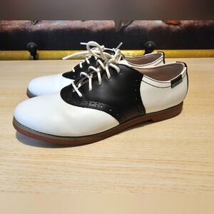 Classic Eastland Sadie leather saddle shoes size 10